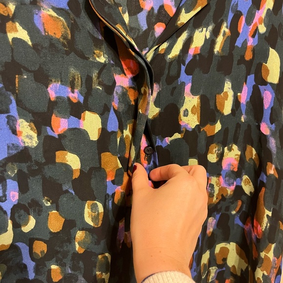 Cabi Sabine Abstract Watercolor Button Down High Neck Modest Artsy Blouse - Picture 4 of 10